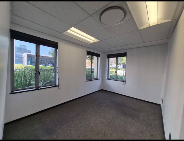 1,066M² OFFICE TO LET IN SANDTON CENTRAL